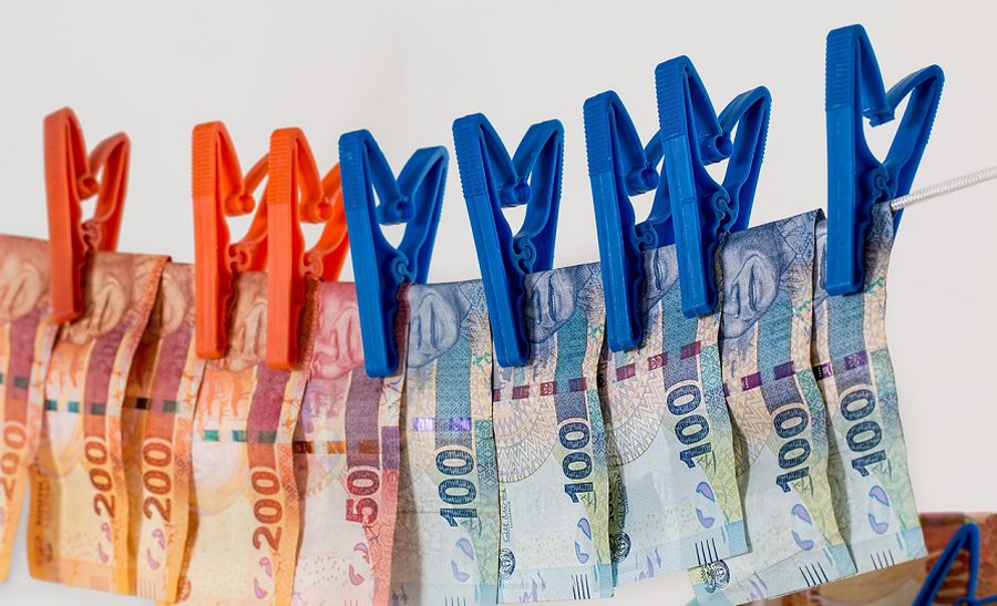 Самыми коррумпированными жители Литвы считают политиков, строителей и владельцев торговых центров - Литва и страны Балтии