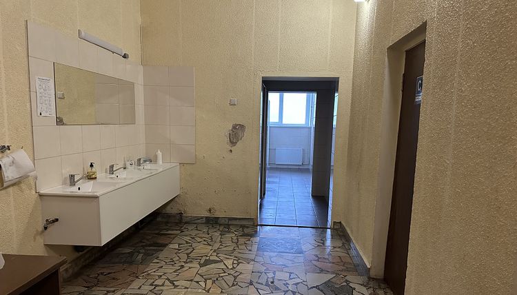 В ногу с Европой? В «Банге» сделали общий гендерно-нейтральный туалет