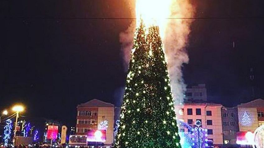 Власти Южно-Сахалинска установят новую новогоднюю елку взамен сгоревшей