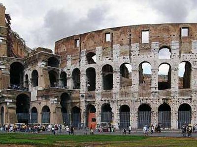 Nukrito Koliziejaus sienos fragmentas - Kultūros ir sporto renginiai