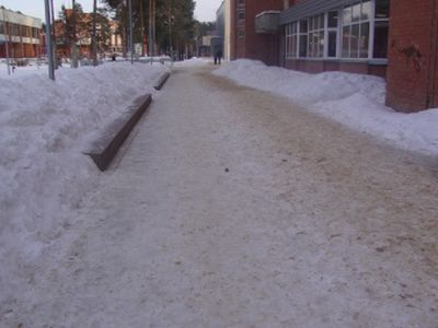 В приемный покой больницы продолжают обращаться люди с травмами  - В Висагинасе