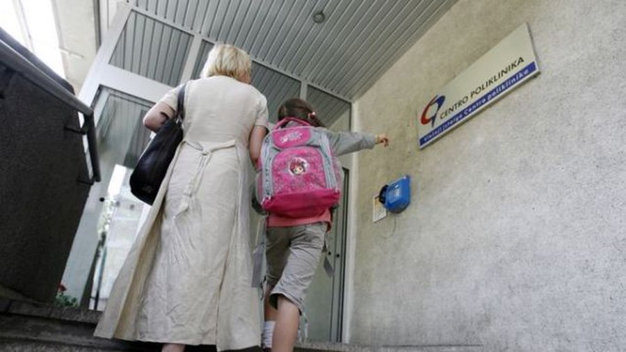 Школьники страны – словно старички: искривленные позвоночники, слабое зрение и нарушенное пищеварение  - Наука и здоровье