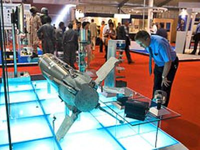 Мир тратит на вооружения все больше денег - В Мире