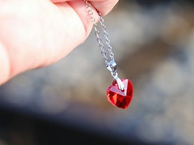 Несмотря на сокращение числа самоубийств в Литве, в год добровольно уходит из жизни примерно полтысячи человек - Литва и страны Балтии