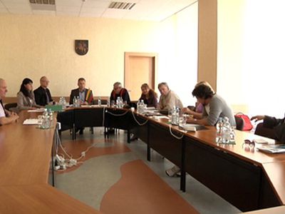 Депутаты готовятся к сентябрьскому заседанию - В Висагинасе