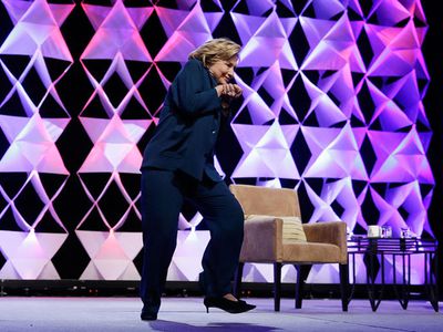 В Лас-Вегасе в Хиллари Клинтон бросили ботинок - Хобби, отдых и развлечения