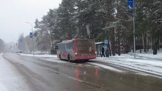 Почему автобус №8 опоздал к поезду?