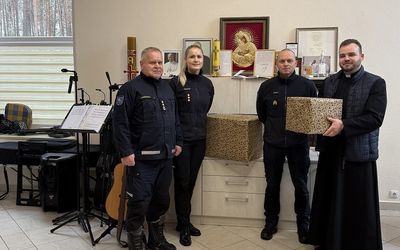 Пожарные Висагинаса присоединяются к инициативе «Щедрая корзина» "Caritas" – приглашают присоединиться и вас! - В Висагинасе