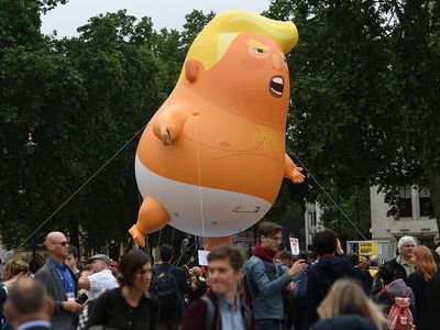 Антивоенные активисты хотят запустить "малыша Трампа" над Вашингтоном в День независимости - В Мире