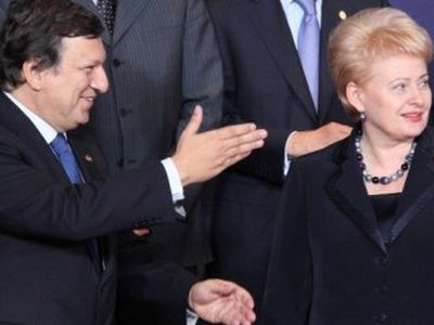 Президент Литвы отправилась на переговоры о помощи ЕС - Литва и страны Балтии