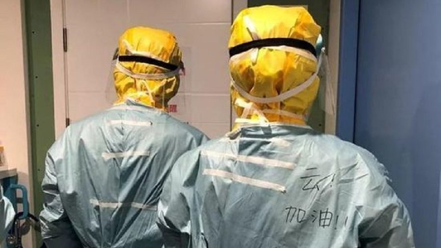 Инцидент в Вильнюсе: муж заподозрил у жены коронавирус и запер ее в ванной - Литва и страны Балтии