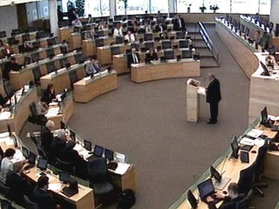 Парламентарии должны жить в согласии с Кодексом о труде  - Литва и страны Балтии