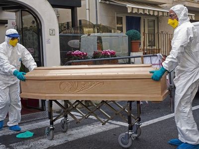 В Италии число умерших от коронавируса превысило 10 тыс - В Мире