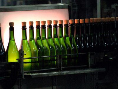 Сейм рассмотрит поправки к закону, упрощающие лицензирование для желающих продавать алкоголь - Литва и страны Балтии