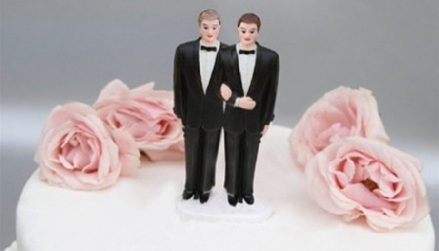 Британский премьер выступил за церковное освящение гей-браков - В Мире