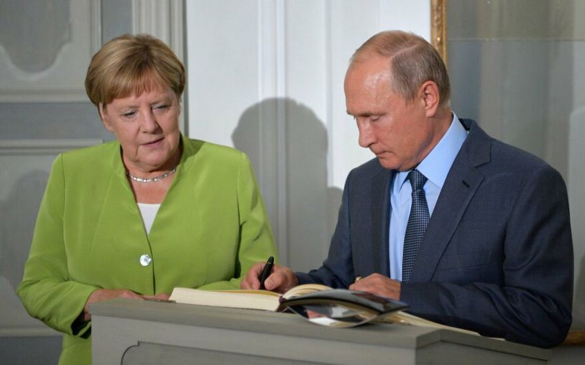 Меркель 11 января посетит Россию по приглашению Путина