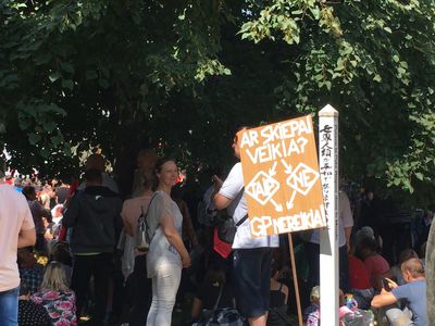 Полиция Литвы из-за антипрививочного митинга приведена в состояние повышенной готовности - Литва и страны Балтии