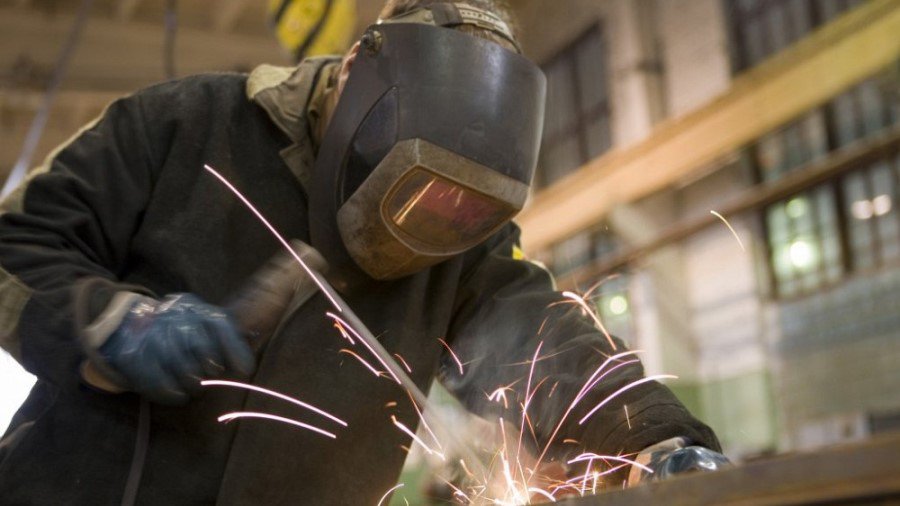 АО «Aksa» приглашает на работу электросварщиков - Вакансии