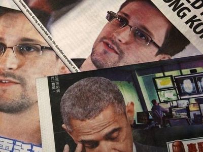 Сноуден хочет остаться в России навсегда - В Мире