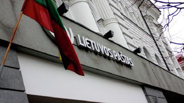 Бывших руководителей Почты Литвы подозревают в растрате 3,7 млн. евро