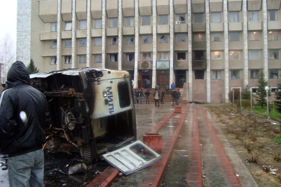 Спецслужбы Киргизии обвиняют международных террористов в организации беспорядков - В Мире