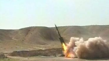 Иран провел успешные испытания двухступенчатой ракеты «Саджиль»