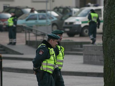 К Сейму отправлены полицейские силы - поступило сообщение о бомбе - Происшествия и криминал