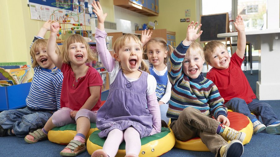 Предлагается оставить за родителями решение, когда ребенок начнет посещать дошкольную группу - Литва и страны Балтии