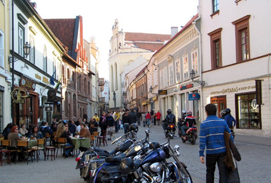 Литовцы верят пожарным и президенту