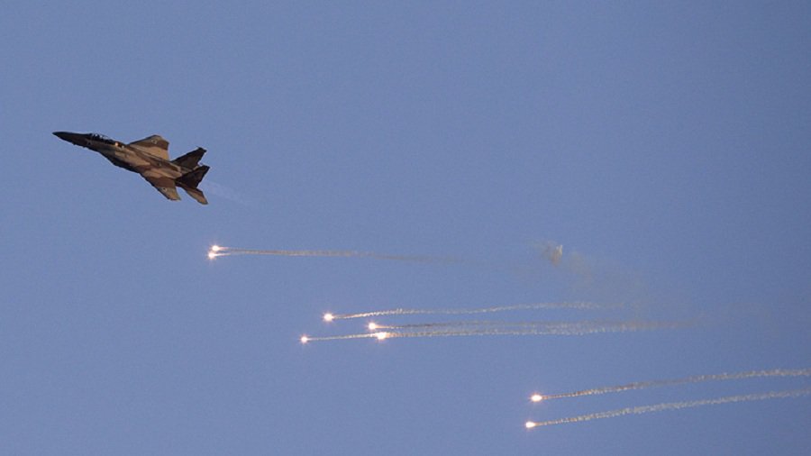 Израиль уведомил Россию "в режиме реального времени" об авиаударе в Сирии - В Мире