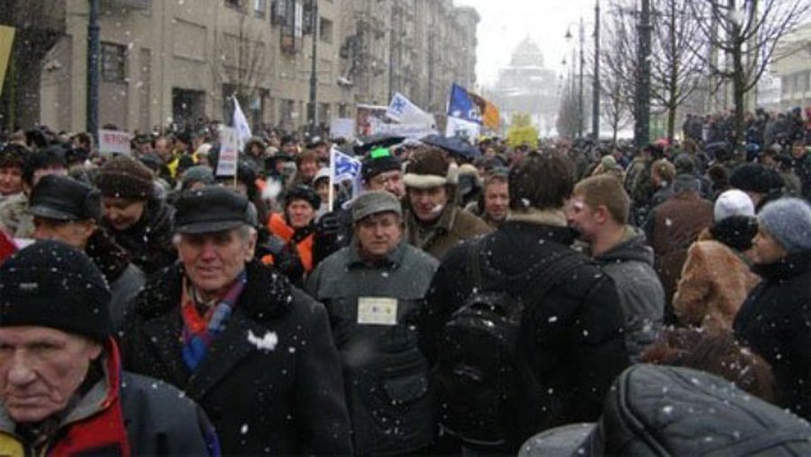 В четверг у парламента пройдёт митинг по поводу зарплат и пенсий - Литва и страны Балтии