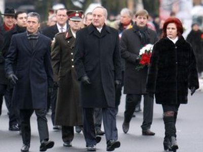 В центре Риги столкнулись машины президента и спикера сейма                                 - Литва и страны Балтии