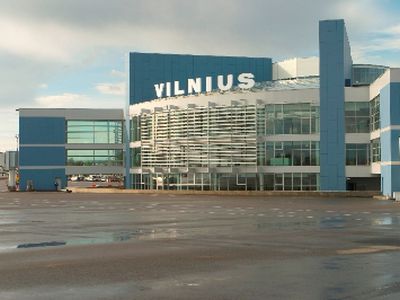 Liepą iš Vilniaus oro uosto skrido daugiausiai keleivių istorijoje - Lietuva ir Baltijos šalys