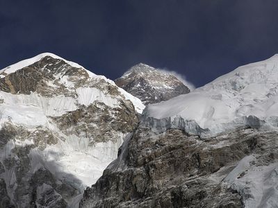 AFP: восемь альпинистов погибли при восхождении на гору в Непале - В Мире