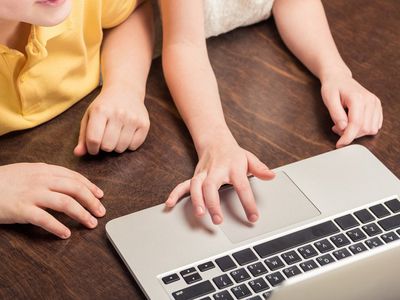 Можно ли ходить в школу детям, чьи родители вернулись из мест распространения коронавируса - В Висагинасе