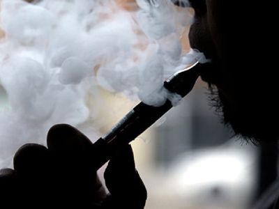 Amerikietis žuvo sprogus elektroninei cigaretei - Įvykiai ir kriminalas