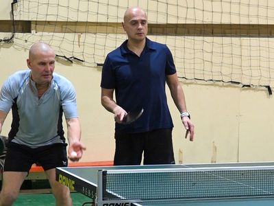 Висагинские ветераны спорта сразились в турнире по настольному теннису (видео) - В Висагинасе