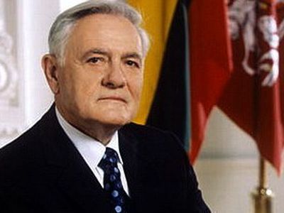 Адамкус получил высшую военную награду Грузии «за героизм во время грузино-российской войны» - Литва и страны Балтии