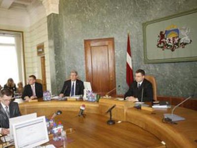 МВФ советует Латвии резать не зарплаты, а штат госуправления
 - Литва и страны Балтии