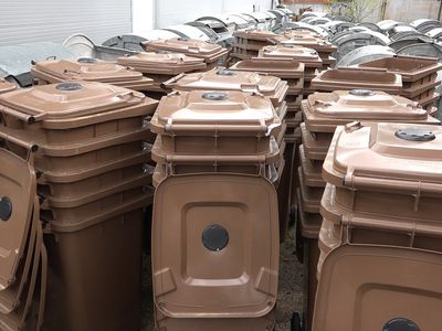 Контейнеры для сбора пищевых отходов прибыли в Висагинас (добавлено видео) - Новости регионов