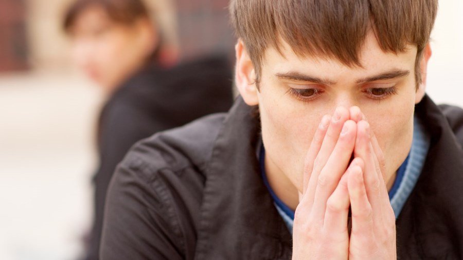 Молодые люди сейчас переживают больше, чем когда-либо - Мир молодежи