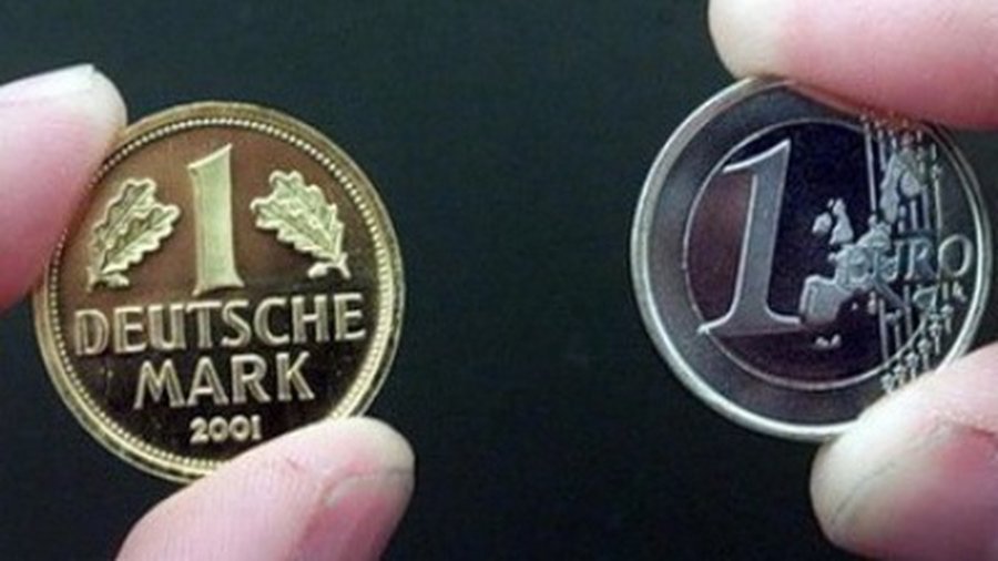 Германия: Политики против еврозоны и хотят вернуть немецкую марку - В Мире