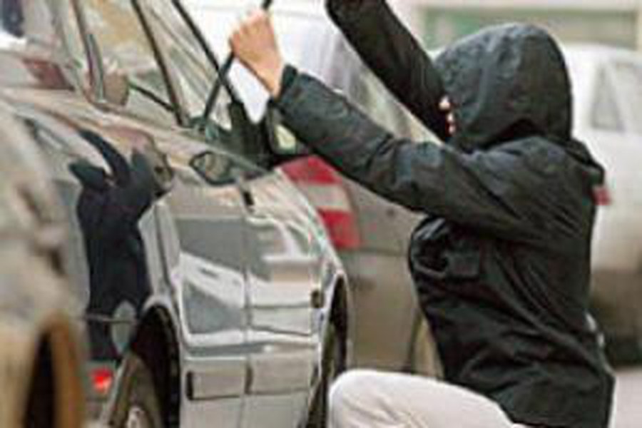 Участились кражи из автомобилей - Происшествия и криминал