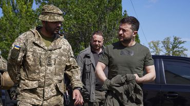 Ukrainos prezidentas apsilankė priešakinėse fronto linijose, kur vyksta mūšiai