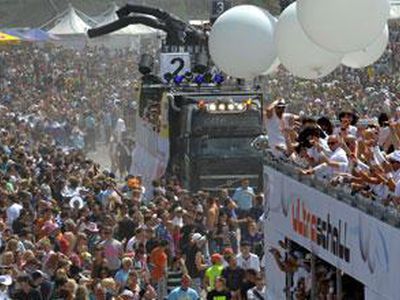 «Парад любви» в Дуйсбурге закончился трагедией  - В Мире