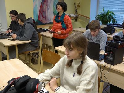 Творческая революция в висагинской гимназии «Atgimimo»: сочинение музыки, школьное радио и новые возможности (видео) - В Висагинасе