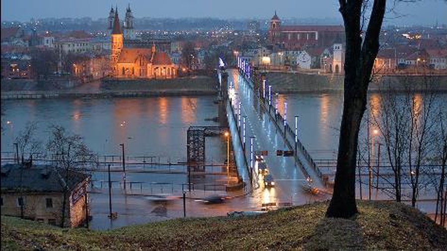Литовский Каунас не может распроститься с советскими гербами - Литва и страны Балтии