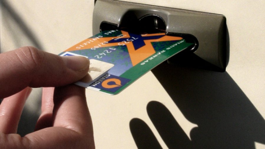 Защищаются от мошенников, которые могут обманом взять кредит - Происшествия и криминал