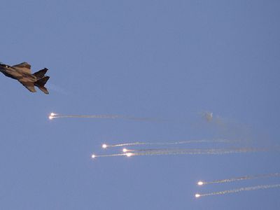 Израиль уведомил Россию "в режиме реального времени" об авиаударе в Сирии - В Мире