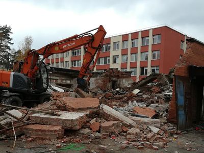 Теплицу сносят. Мечта о преобразовании ее в экоцентр окончательно похоронена - В Висагинасе